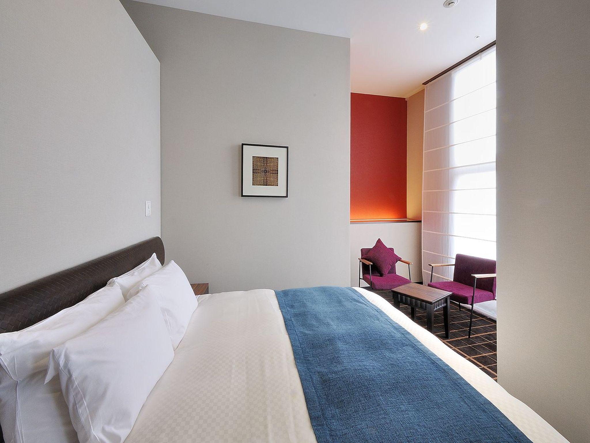 Concept, King Bed