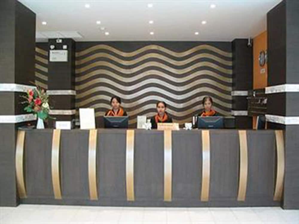 CROWN PATTAYA BEACH HOTEL 7/58
