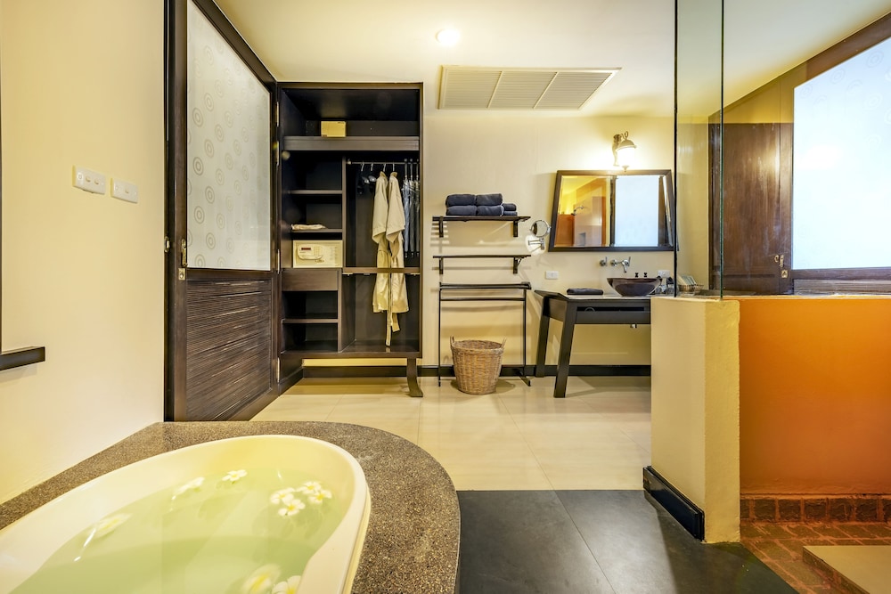 Chada Lanta Beach Resort 48/50