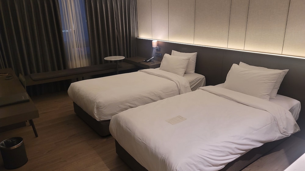 Pool, Heavenly, Deluxe, Twin Beds, Sauna