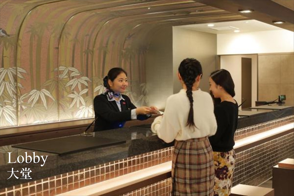 Osaka Hinode Hotel 12/72