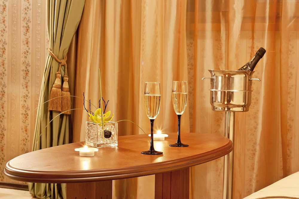 Best Western Plus Bristol Hotel 40/41