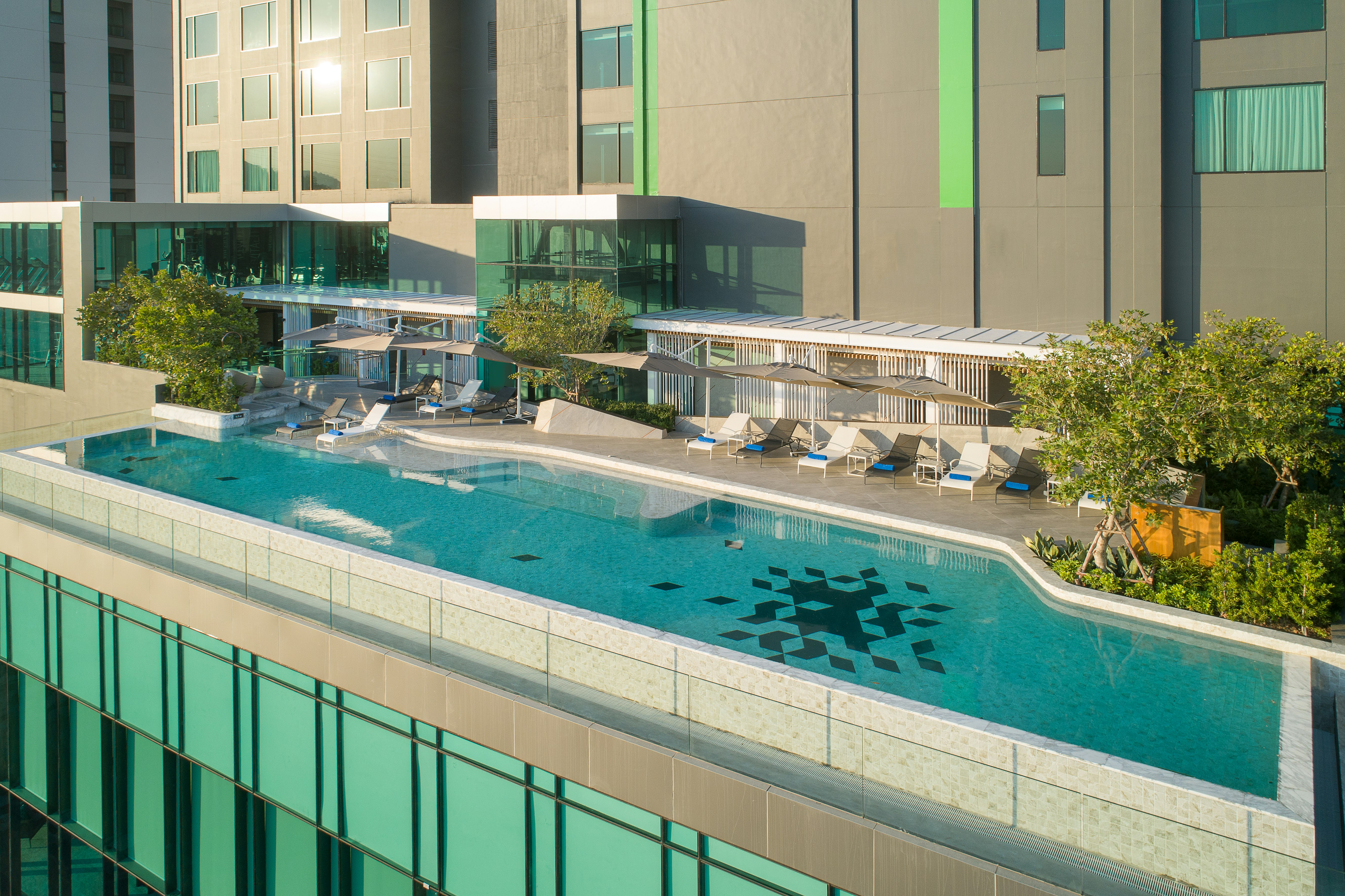 Holiday Inn Suites Siracha Laemchabang 8/78