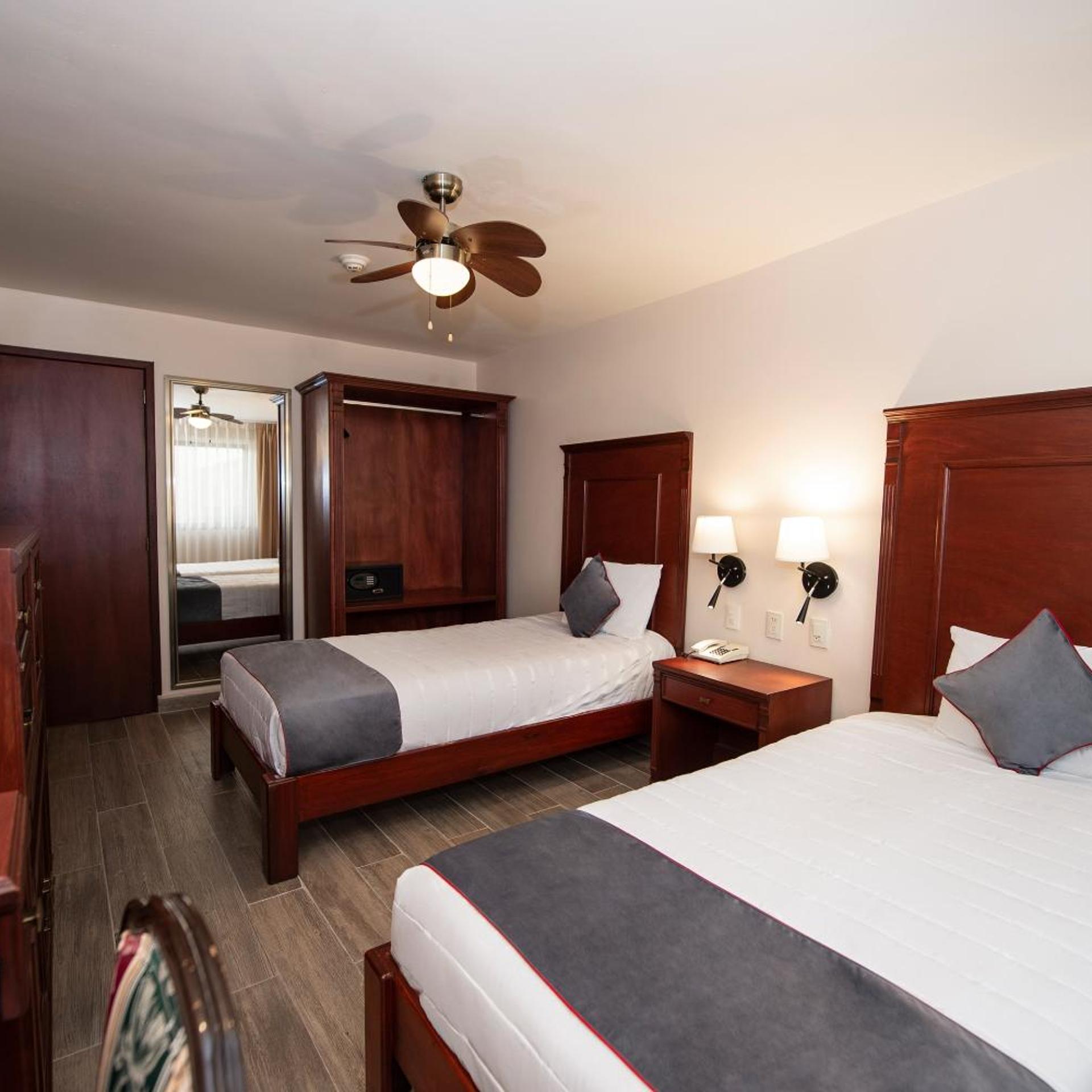 Standard, Double or Twin Bed, Hotel Senorial 2/8