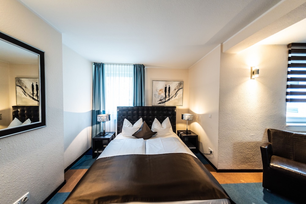 Mauritius Hotel And Therme Cologne 28/75