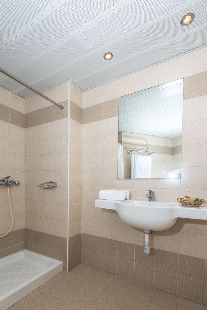 Majestic Hotel Adults Only 24/24