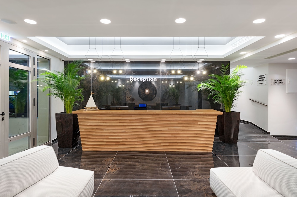 Sea Level Hotel 6/40