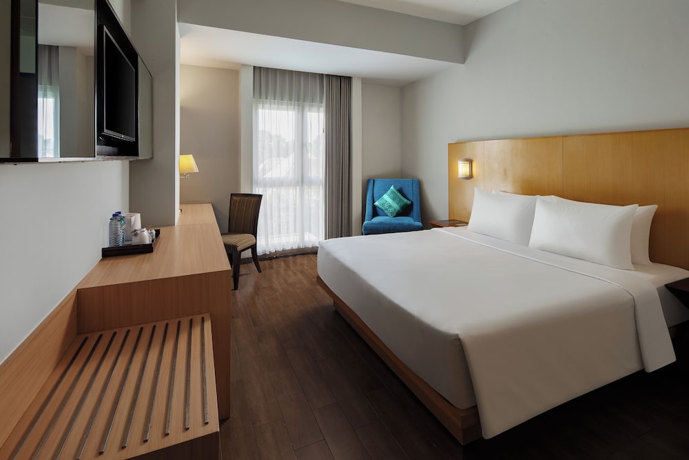 Hotel Santika Mataram 18/70