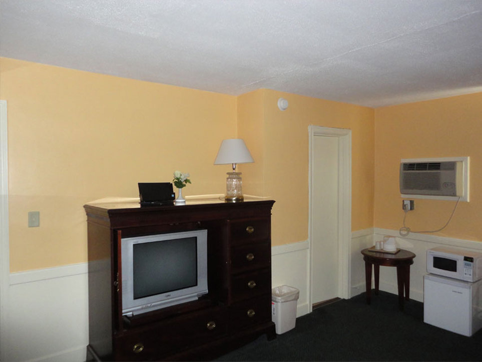 Royal Inn Motel 24/26