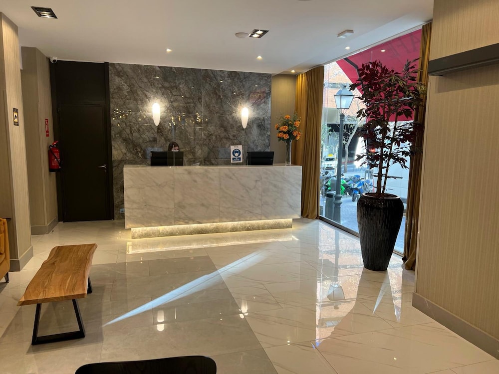 Hotel Avenida Gran Via 4/62