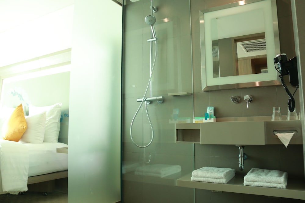 Novotel Tangerang 50/50