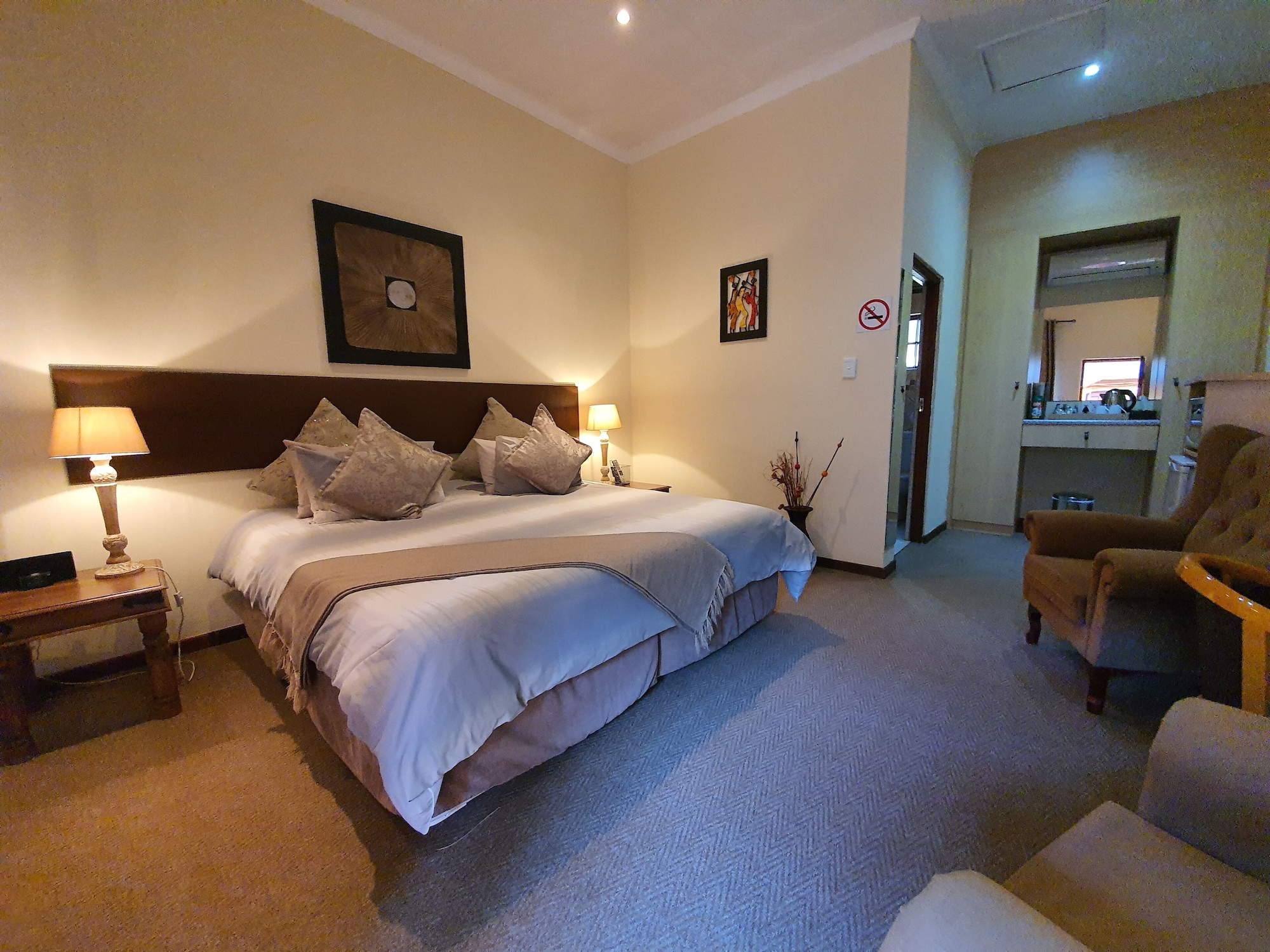 DELUXE, DOUBLE BED