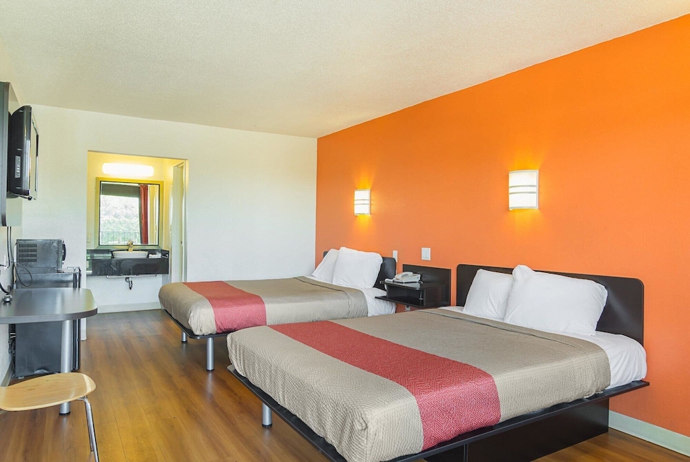 Motel6 Little Rock, AR - West 16/41