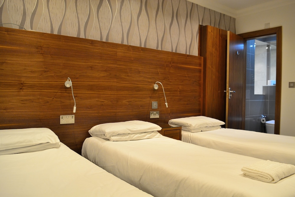 Leisure Inn Hotel 23/56