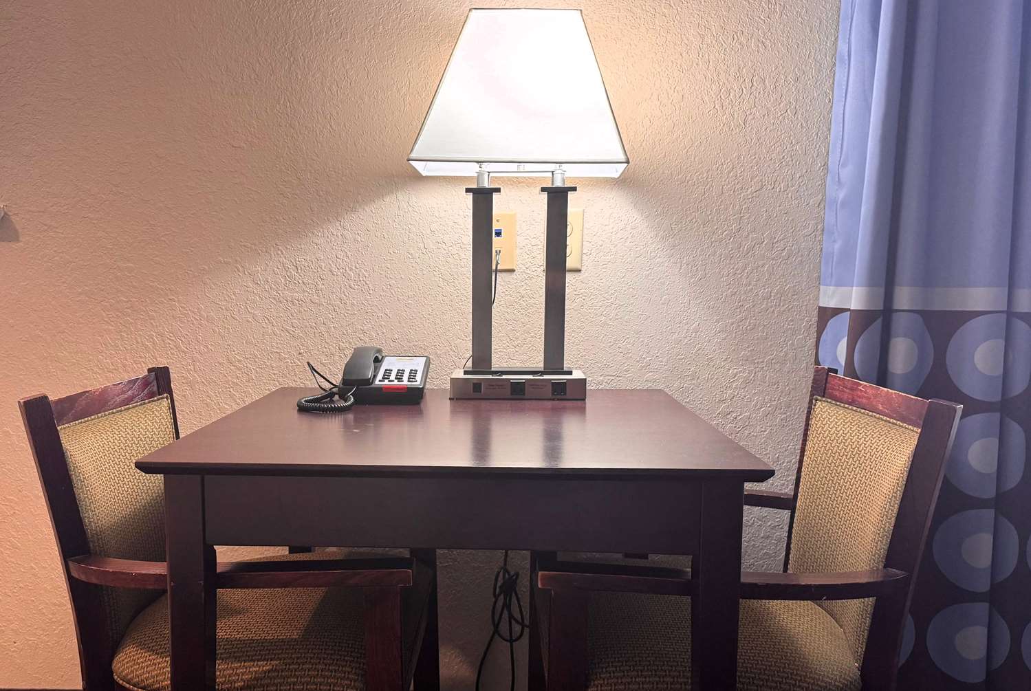 Super 8 by Wyndham IAH West/Greenspoint 20/31