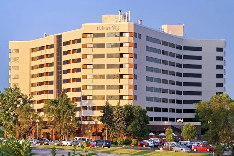 Hilton Chicago/Oak Brook Suites 56/56