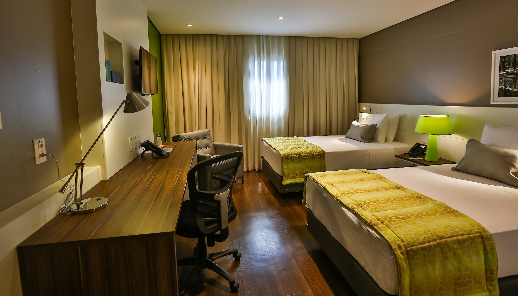 Deluxe, Twin Beds