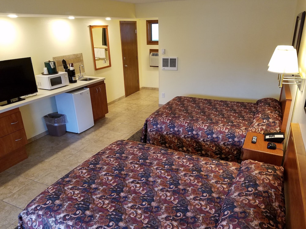 Black Hawk Motel 33/50