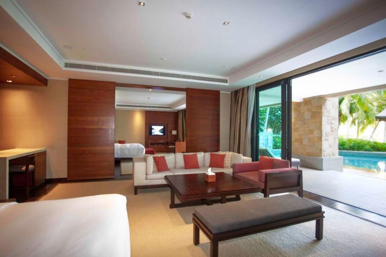 Pool, Bay, Premium, Suite