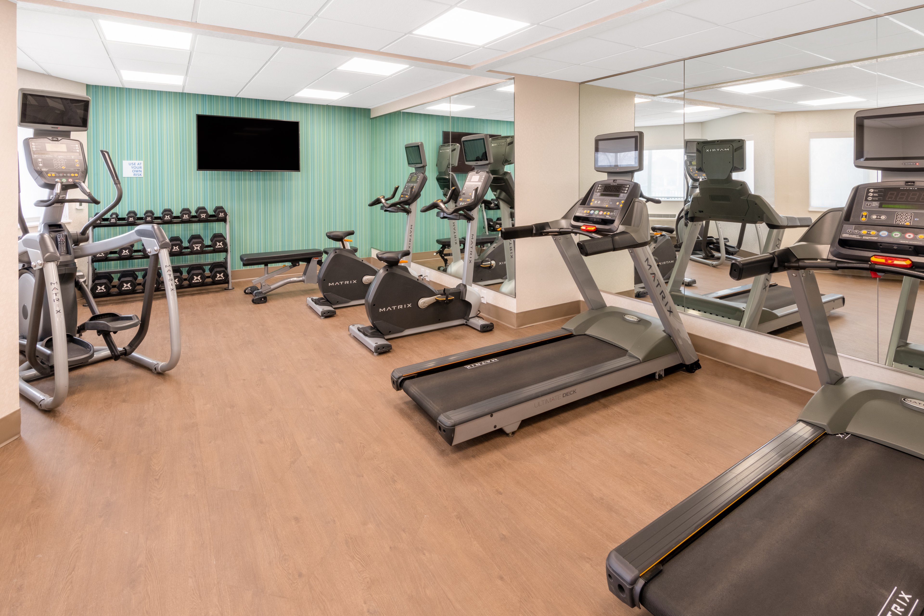 Holiday Inn Express Colorado Springs(Airport) 37/55