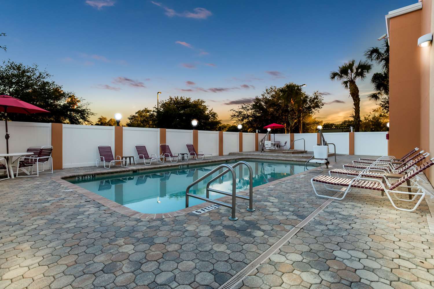 Comfort Suites Tampa Airport North 34/35