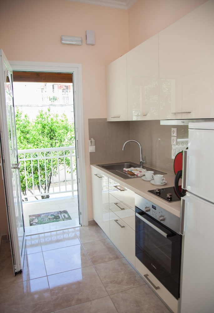Brentanos Apartments - View Of Paradise 2/50