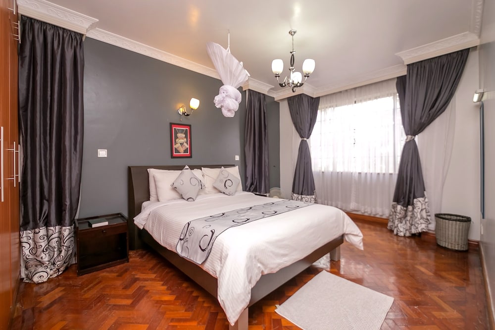 Meltonia Luxury Suites 5/50