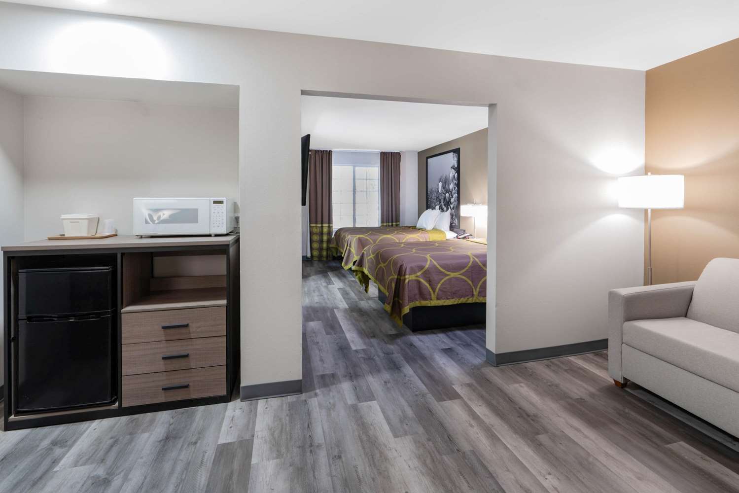 Super 8 By Wyndham Amarillo West 8/22