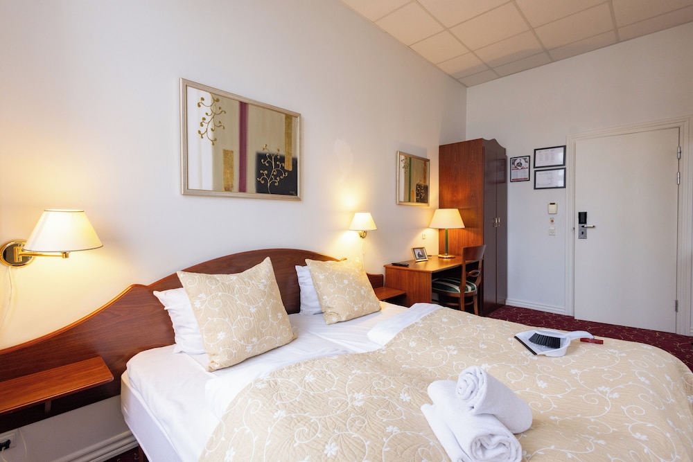 Economy, Double Bed