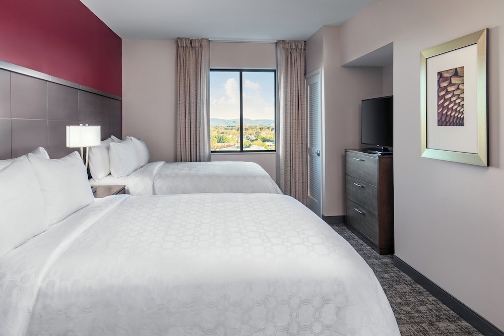 Suite, 2 Queen Beds, Kitchen, Accessible