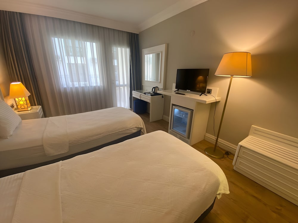 Mara Palace Hotel 44/92