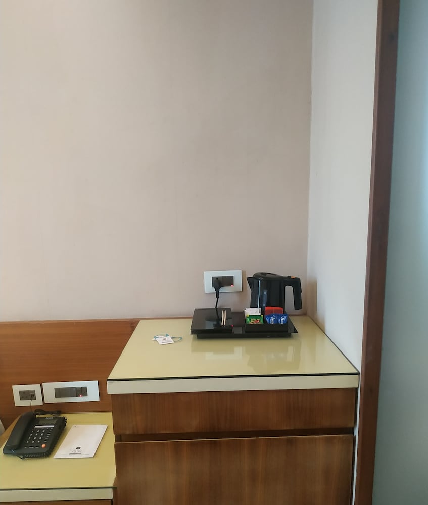 The Byke Delotel, Borivali 31/39