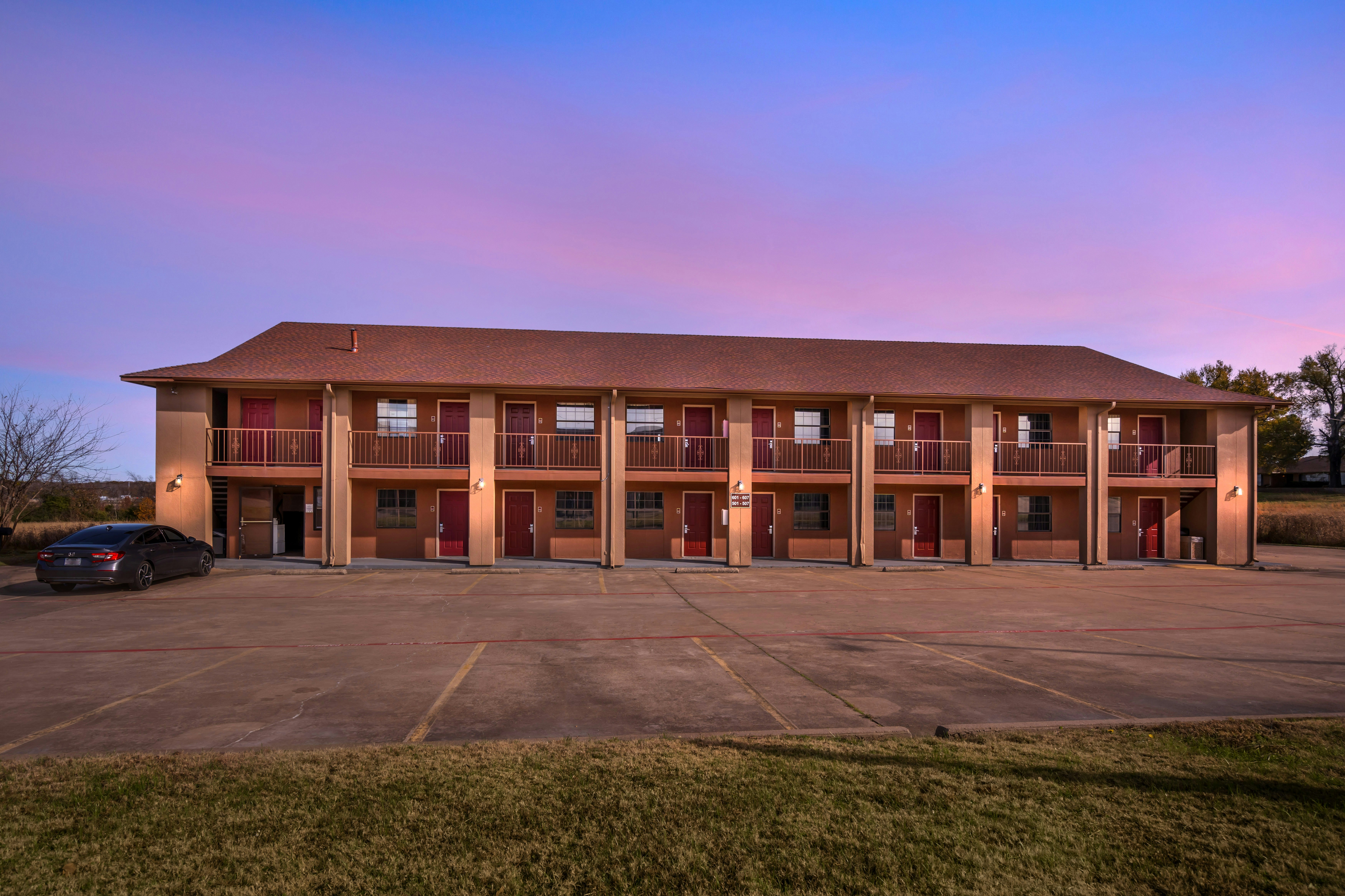 Red Roof Inn & Suites Sulphur Springs 2/26
