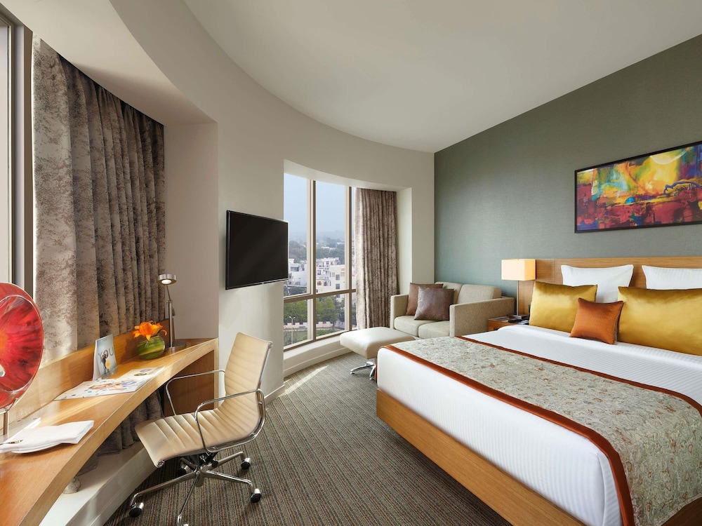 Novotel Lucknow Gomti Nagar 28/66
