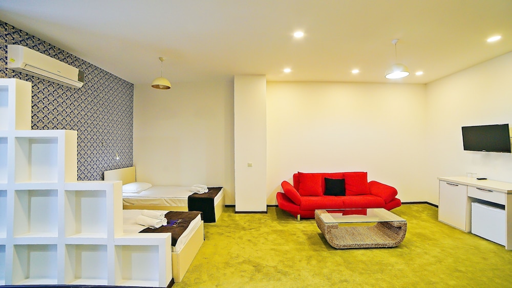 Mardi Plaza Hotel 35/50