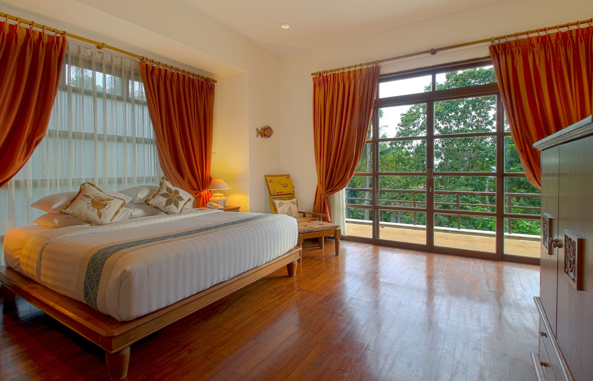 3 BEDROOMS, VILLA, SEA FRONT, PRIVATE POOL