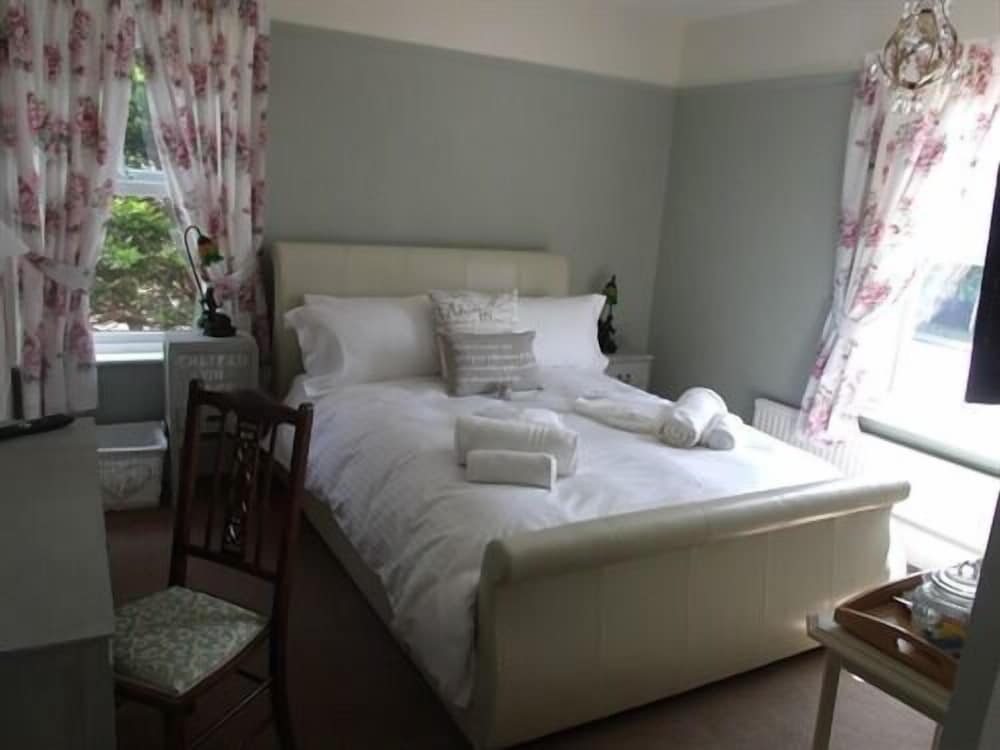 Hooray Henrys Sheringham 24/50