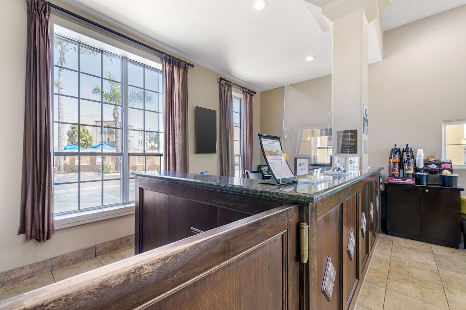Best Western Oxnard Inn 6/48