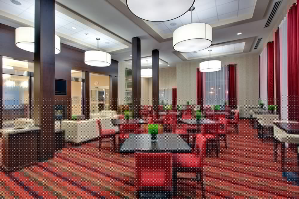 Holiday Inn Express Suites Chatham South 65/75