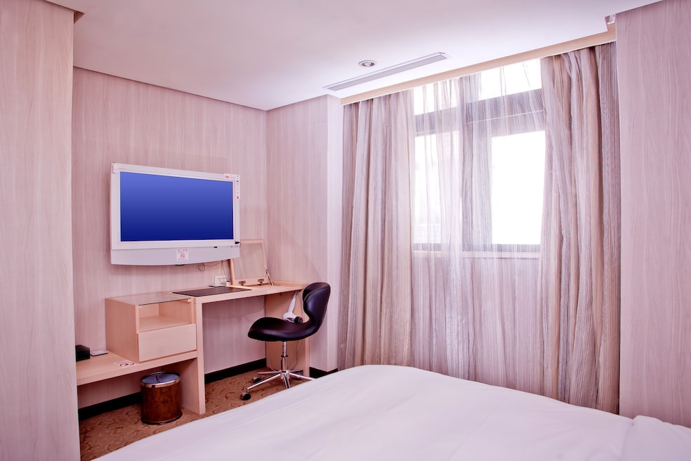 Yomi Hotel 28/76