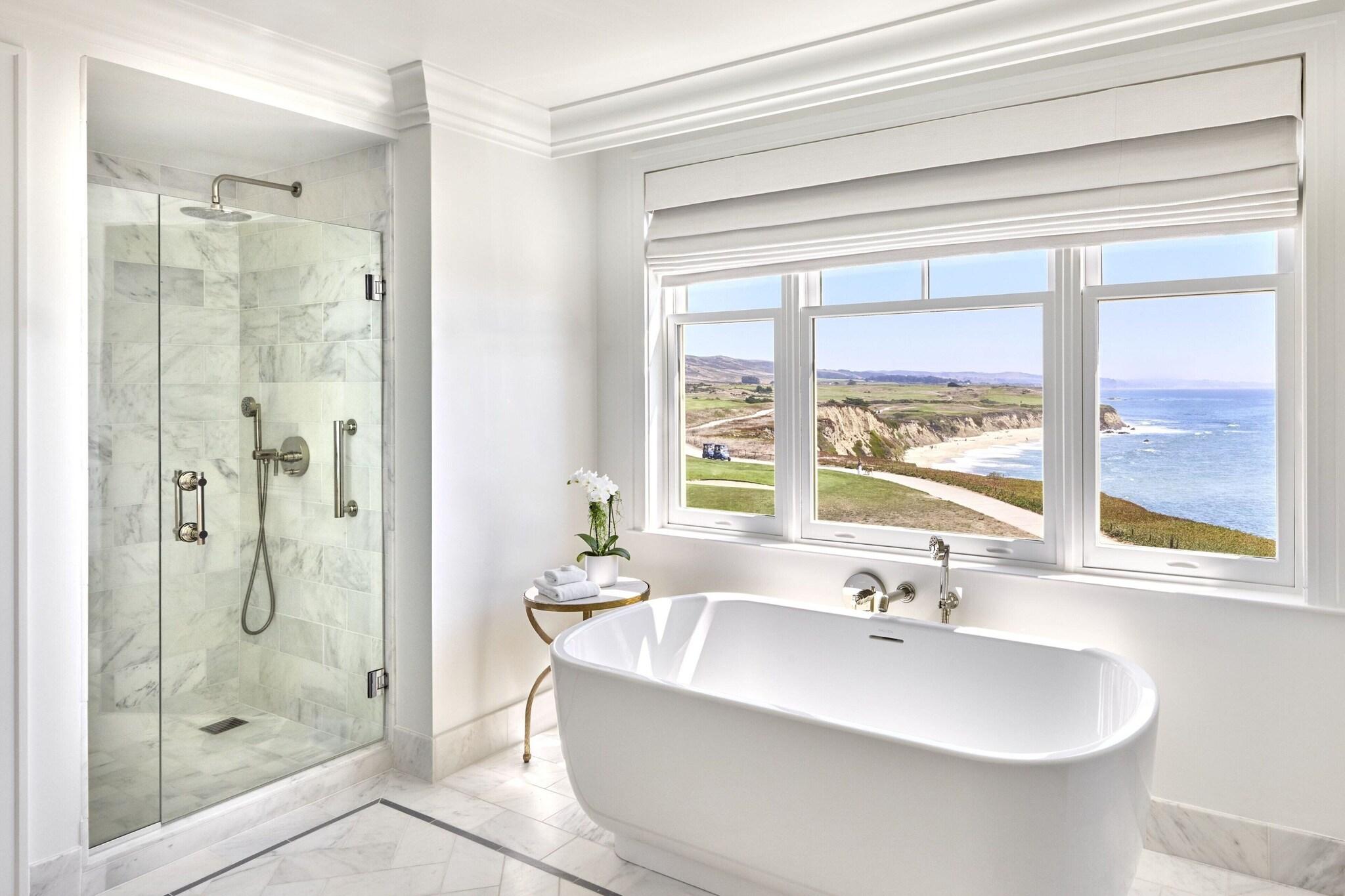 جناح بسرير كينج بإطلالة على البحر، The Ritz Carlton Half Moon Bay 9/10
