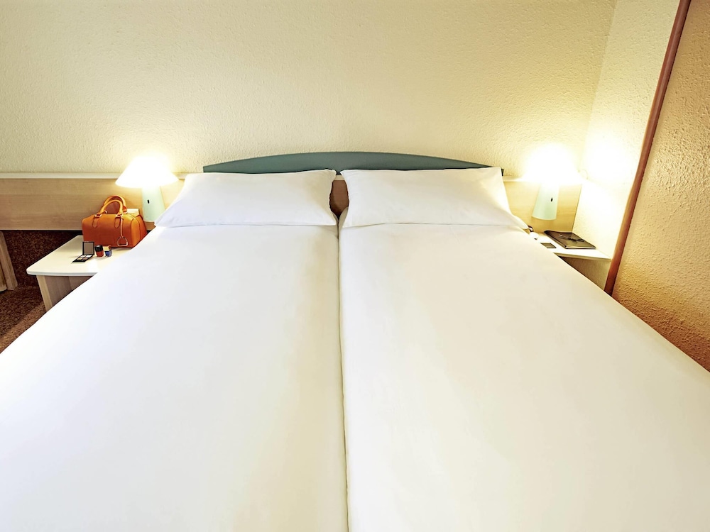 Ibis Chambery 15/36