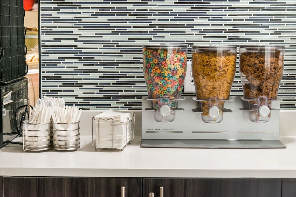 Quality Inn & Suites Mall of America - MSP Airport 19/38