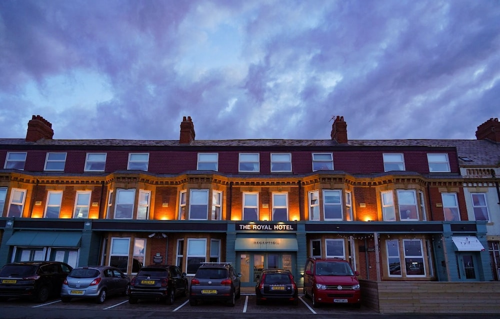 The Royal Hotel 3/54