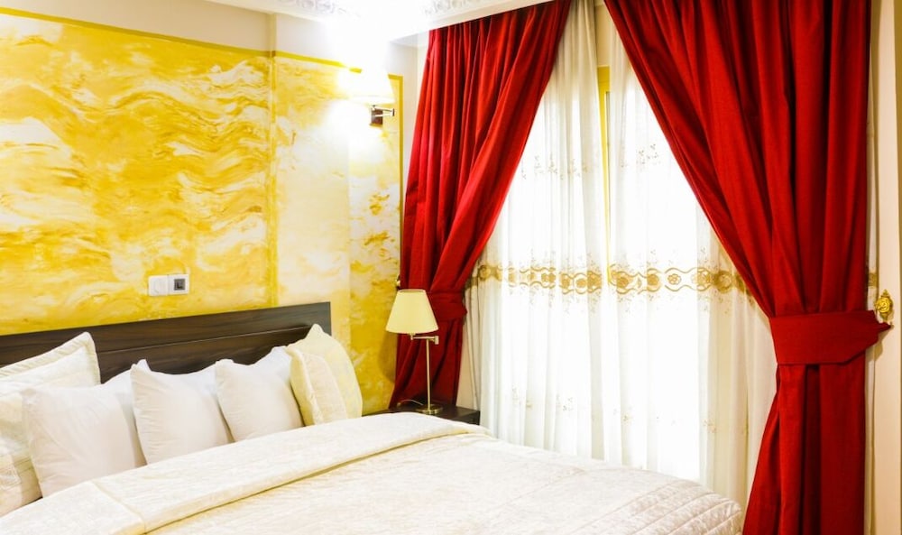 Noubou International Hotel 5/50