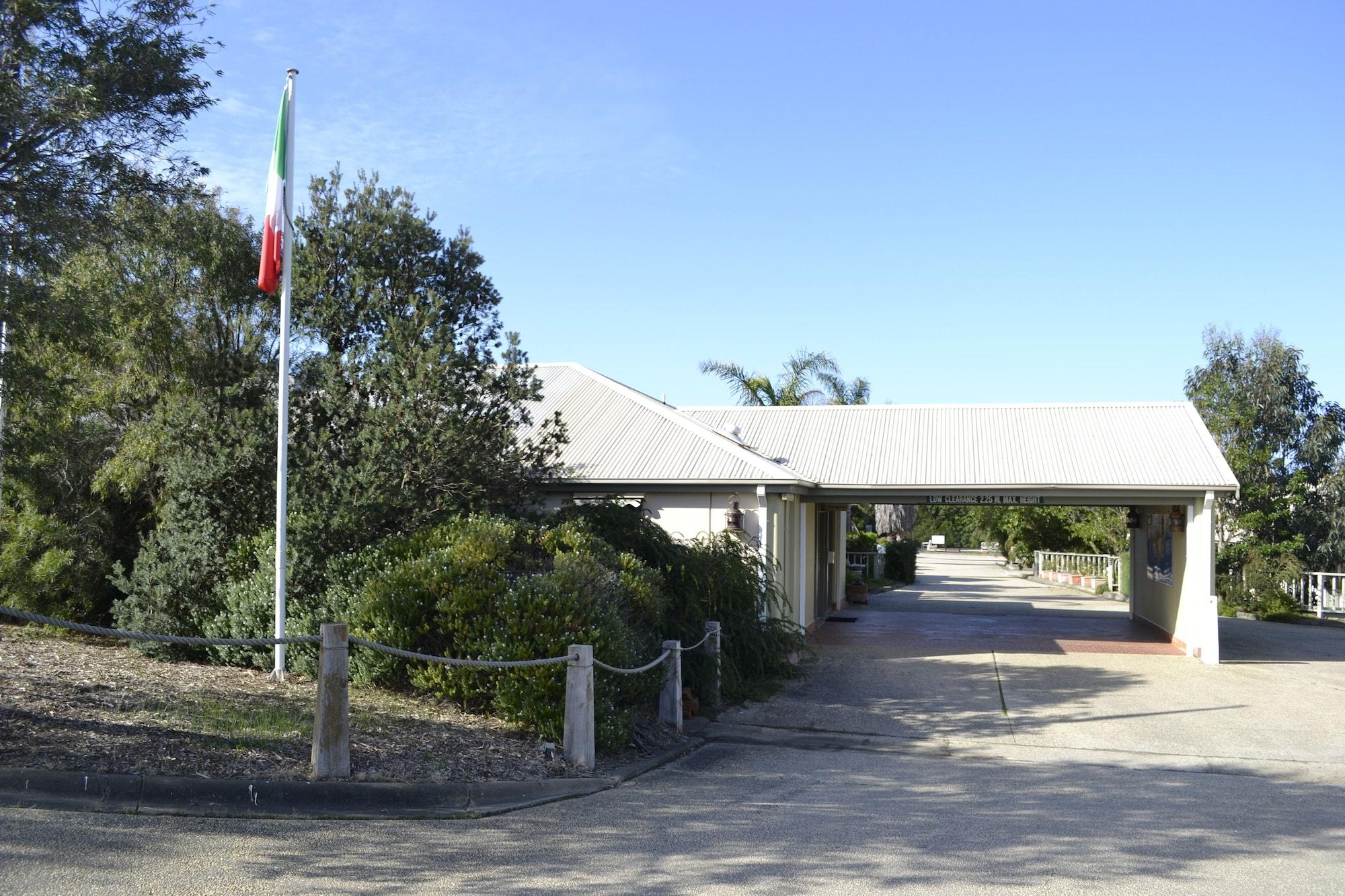 Sunnymead Hotel 38/48