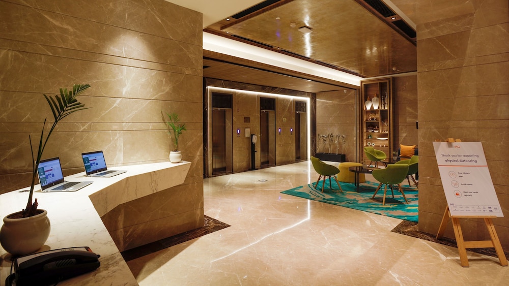 Holiday Inn Gurugram Sector 90 7/77