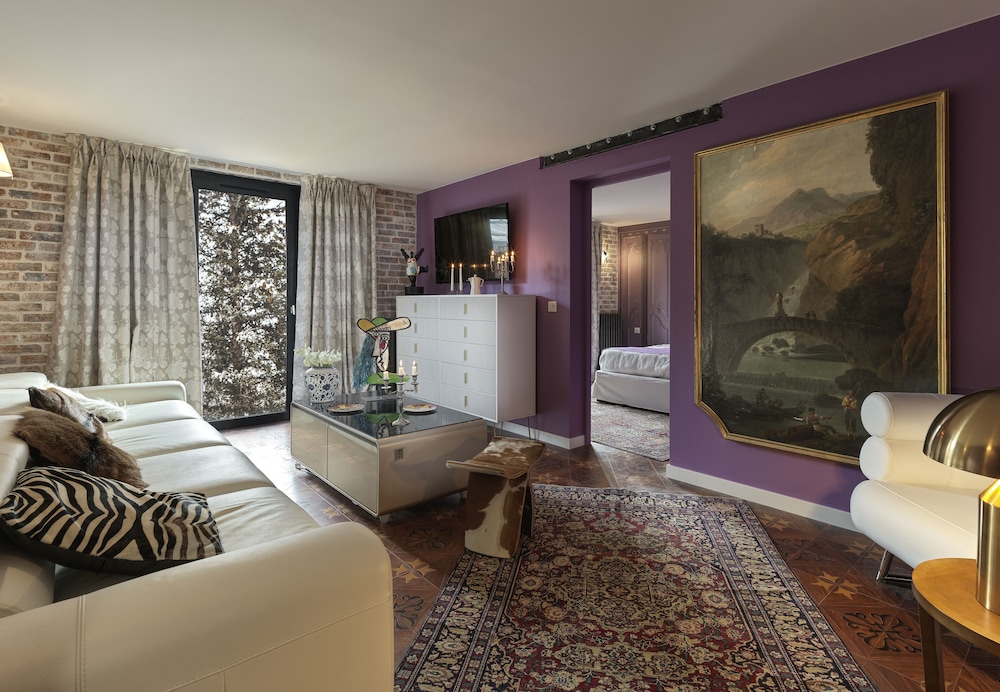 Snow Lodge Boutique Hotel 53/70