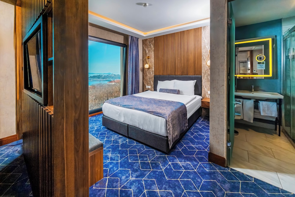 SUPERIOR, STUDIO, SUITE, SEA VIEW