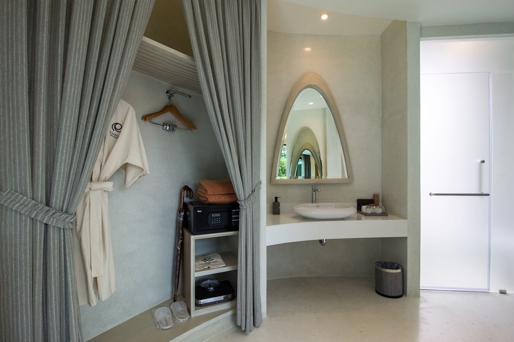 Rachabhura Hotel 50/50